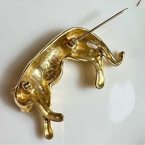 Givenchy Rare Vintage Lioness W/ Crystal Emerald Eyes Brooch - Picture 7 of 8